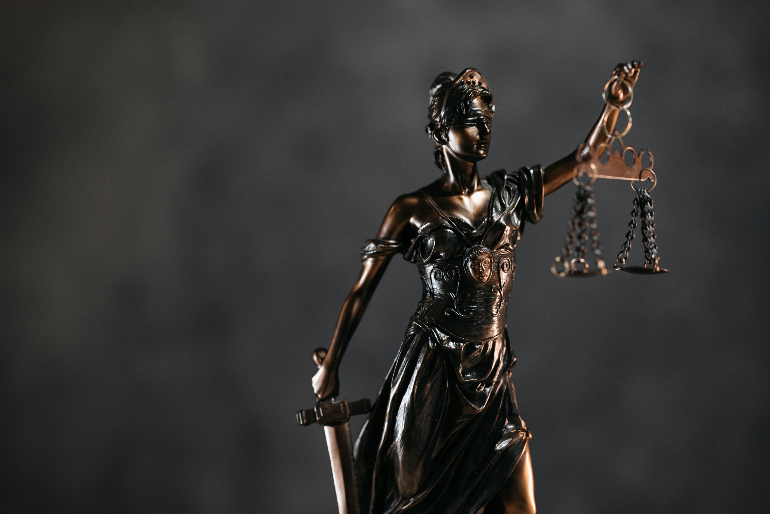 Acusación particular: en qué consiste esta figura, para qué sirve y cuándo conviene ejercerla